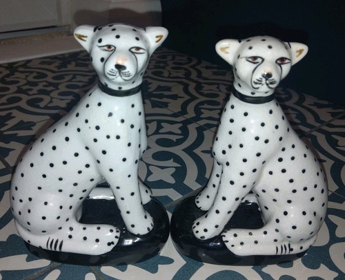 Pair small china - of,