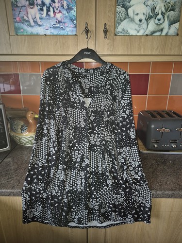Bon marche black white - marche,