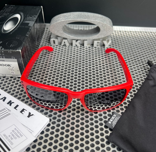 Oakley holbrook matte red - oakley,