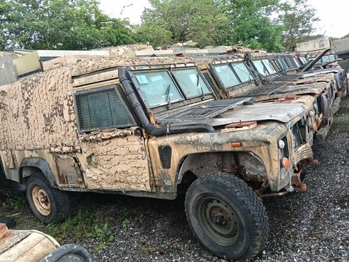 Land rover defender v8 - land,