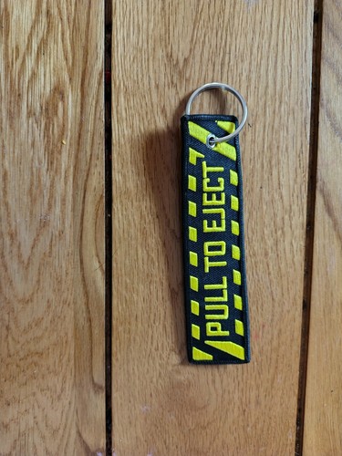 Pull eject aviation keyring - eject,