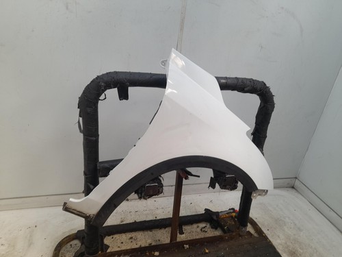 Suzuki swift right front - right, wing