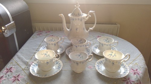 Royal albert coffee pot set - albert,
