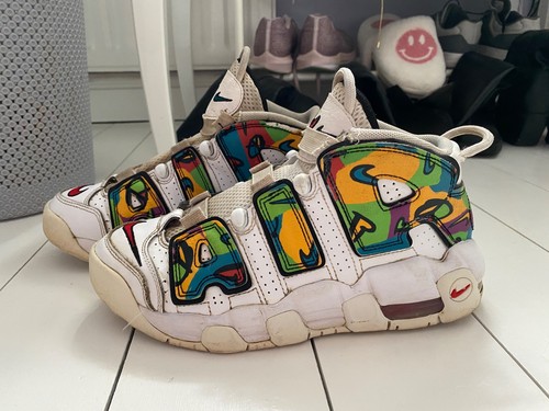 Nike uptempo peace and love