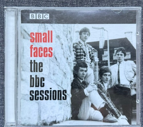 Wow small faces - small,