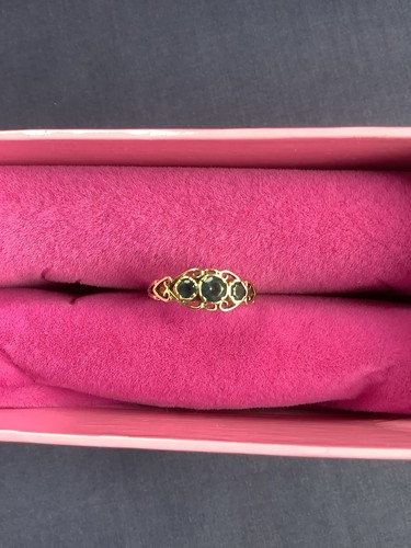 Beautiful 9ct ceylon sapphire - ceylon,