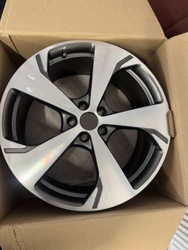 Audi alloy wheel 8b3601025m - audi,