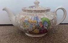 Immaculate Nelson Ware Vintage Nelson Ware “Pompadour” Gold Chintz Teapot 22.5cm