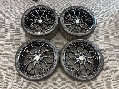 Porsche alloy wheels - 22”,