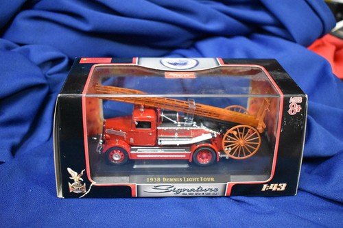 Dennis light four fire engine - light,