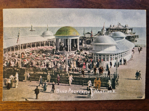 Band promenade hastings - band, promenade,