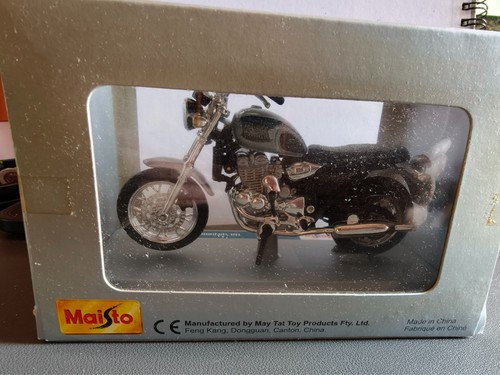Maisto triumph - 1:18,