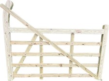 Wooden 5 Bar curved horn gate