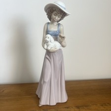 NAO Lladro " Dama Con Caniche