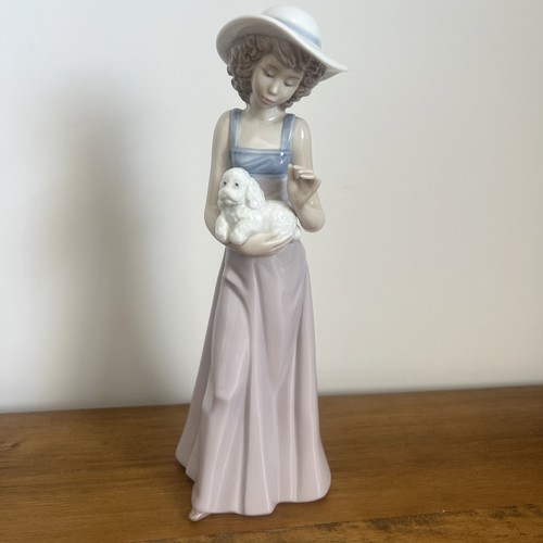 Nao lladro dama - dama, caniche
