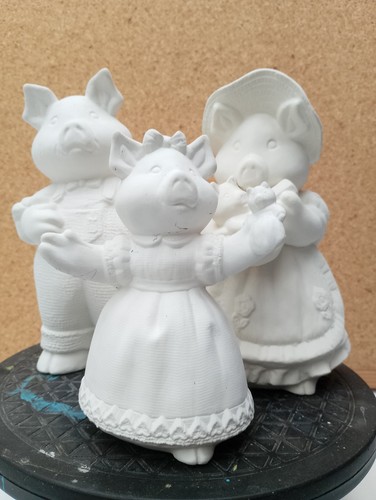 Unpainted ceramic bisque - -, the