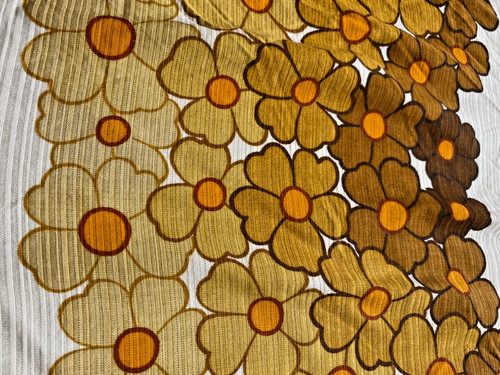 Vintage mid century - large, gold