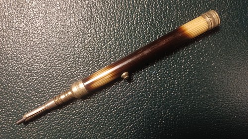 Antique porcupine qill - an,