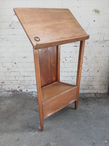 Oak church lectern with - lectern, wren