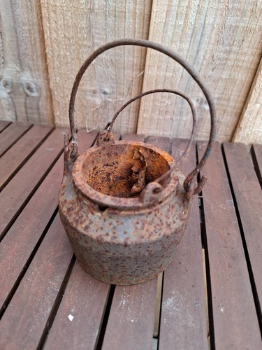 Vintage antique cast iron glue - antique,