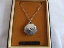 Solid Silver Locket Pendant Necklace with Silver Tone Chain 22 cm Boxed