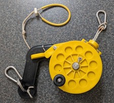 scuba diving large smb reel with thick guage line approx 50m & caribeners, loop