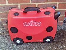TRUNKI HARLEY THE LADYBUG CHILDRENS SIT AND RIDE CASE,