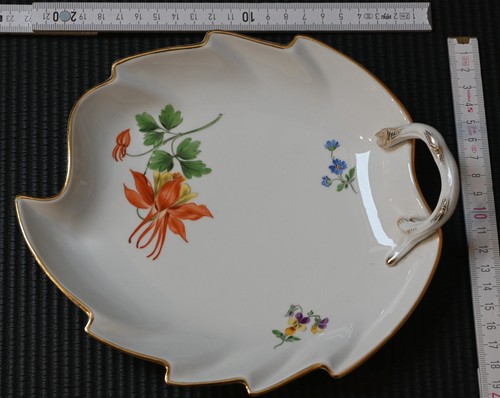 Meissen porcelain leaf bowl - leaf,