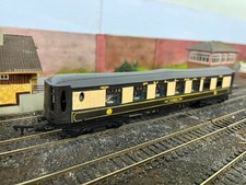 GRAHAM FARISH OO GAUGE BR PULLMAN COACH MINERVA GOLDEN ARROW