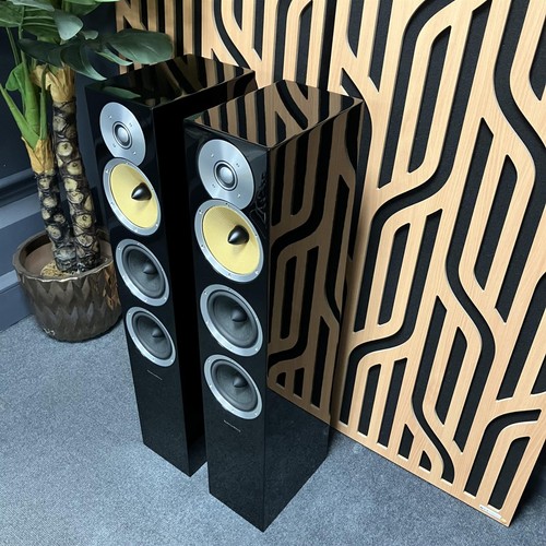 Bowers wilkins w - b&w, cm8