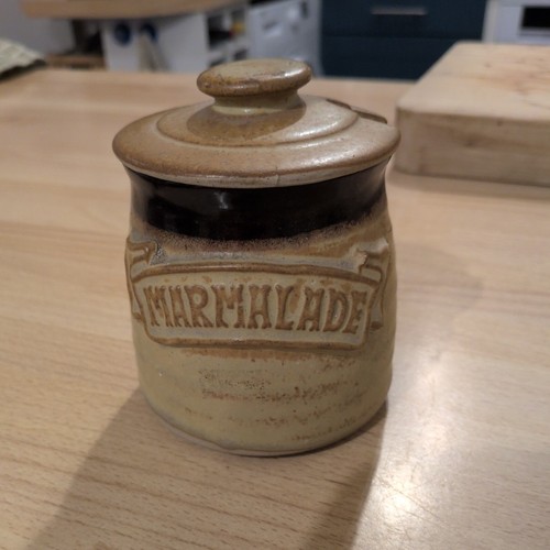 Stoneware marmalade jar with - marmalade,
