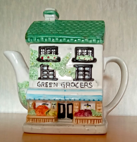 Novelty house green grocers - house, 'green