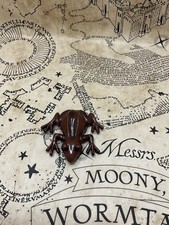 Harry Potter Chocolate Frog Magnet wizarding trunk rare