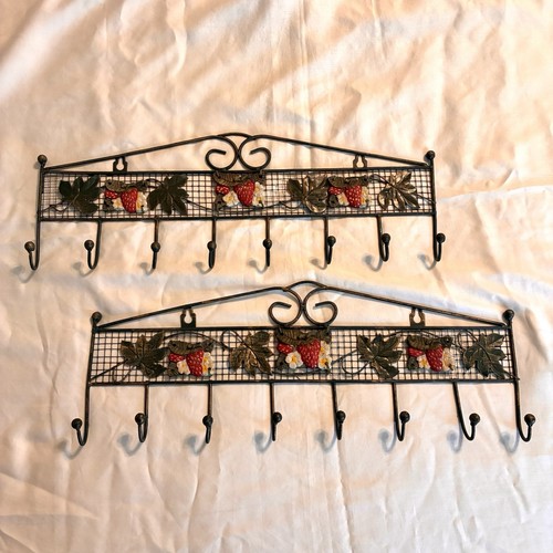 Vintage shabby chic wall - chic, key