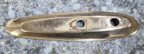 Bonnet emblem badge - emblem, plinth