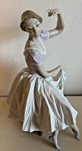 Lladro weary ballerina 5275 - weary, ballerina.