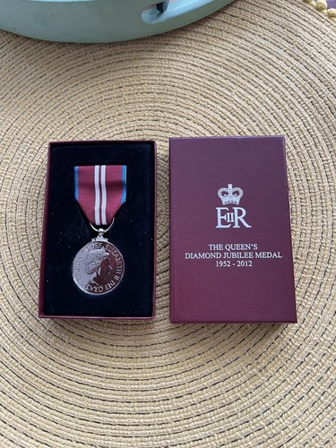 Queen diamond jubilee medal - diamond,