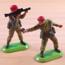 Britains Super Deetail - Red