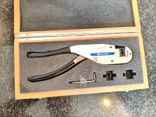 huber suhner 75 z-0-0-51 excellent condition complete with 3 die (B2, C2, 1A2)