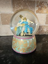 Past Times Waterglobe Musical