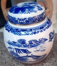 RINGTONS Blue & White WILLOW PATTERN GINGER JAR Pottery mint collectors cond