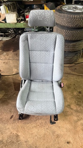 Right front seat mercedes - right, w202