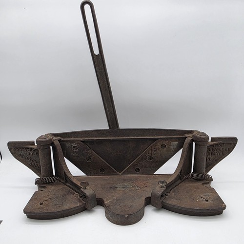 Antique lion miter - miter, trimmer