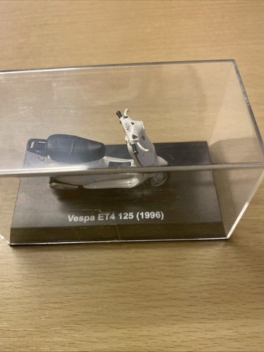 Vintage new ray - new, vespa
