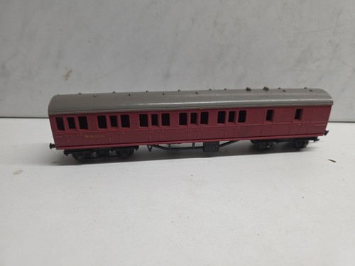 Triang scale r120 - r120, suburban