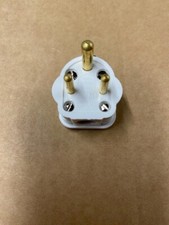 MK 502 WHI  2amp ROUND 3 PIN PLUG UN-FUSED WHITE PLUGTOP 502WHI  PLUG TOP NEW