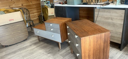 Cycled symbol furniture - up,