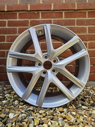 Lexus ct200h alloy wheel - 17",