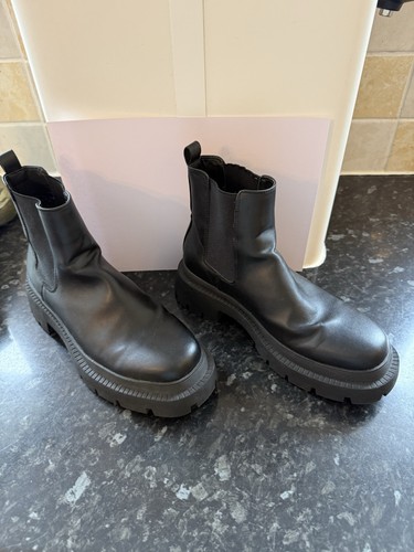 Primary black slip - black, boots
