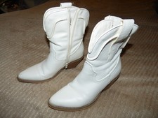 Lovely white ladies Ankle